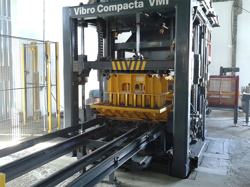Block machine Vibrocompacta
